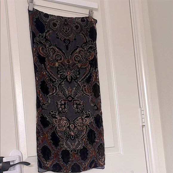 (2 for $20) Elegant vintage multicolored velvet Patterned scarf - Picture 3 of 6